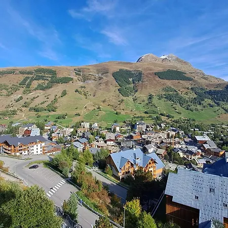 T2 Calme, Acces Pistes, Parking Prive - Fr-1-516-89 Appartement *